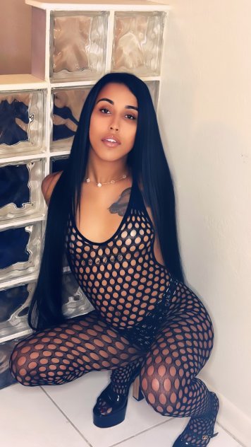 Independent companion Katia in Naples, Florida - HoneyAffair