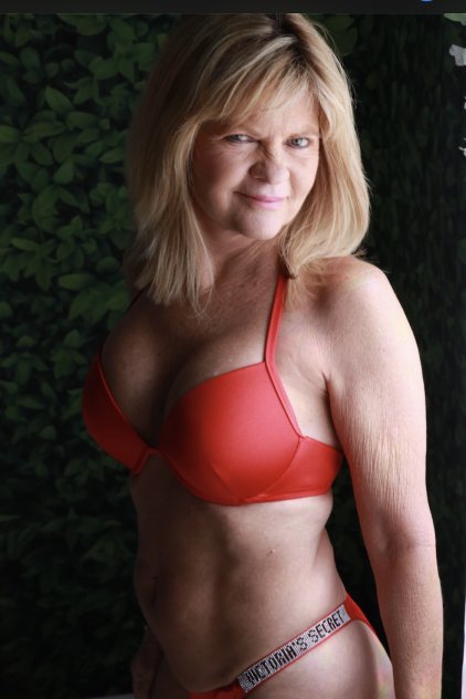 Independent companion Swedish Elara in West Palm Beach, Florida - HoneyAffair