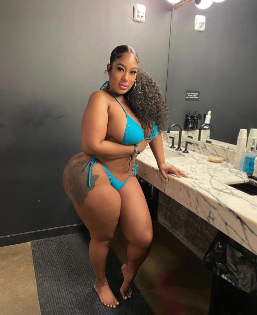 Independent companion Linda in Detroit, Michigan - HoneyAffair