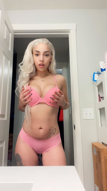 Independent companion Nyahxoxo in Baltimore, Maryland - HoneyAffair