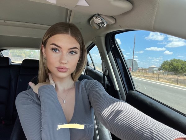 Independent companion Sarah in Portland,  - HoneyAffair