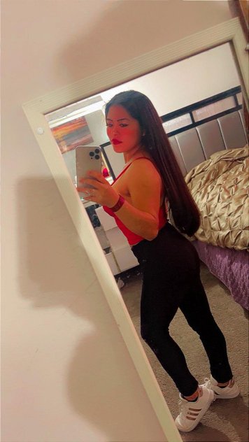 Daniela🌹🍑