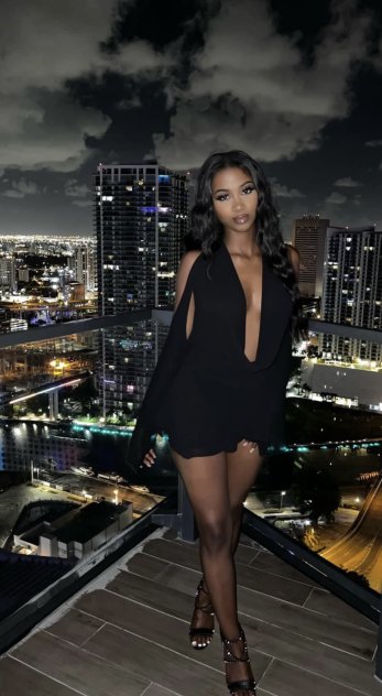 Independent companion Carmen in Charlotte, North Carolina - HoneyAffair