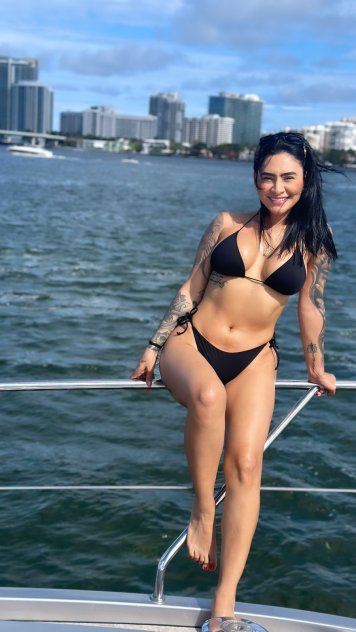 Melody COLOMBIAN GIRL