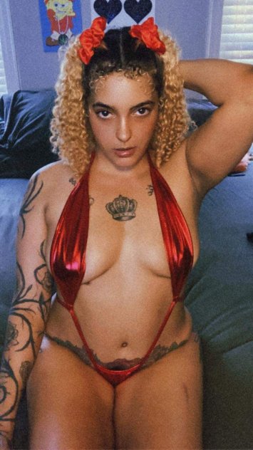Independent companion Carmella in Charlotte, North Carolina - HoneyAffair