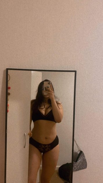 Independent companion Vaci in Boise, Idaho - HoneyAffair