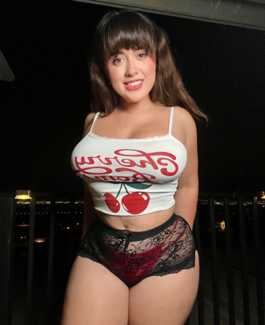 Independent companion Sarah in North Jersey, New Jersey - HoneyAffair