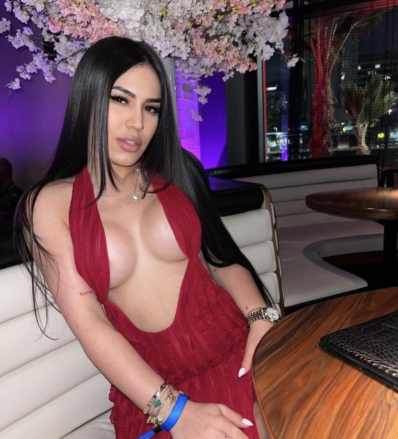 Independent companion Karol in Miami, Florida - HoneyAffair