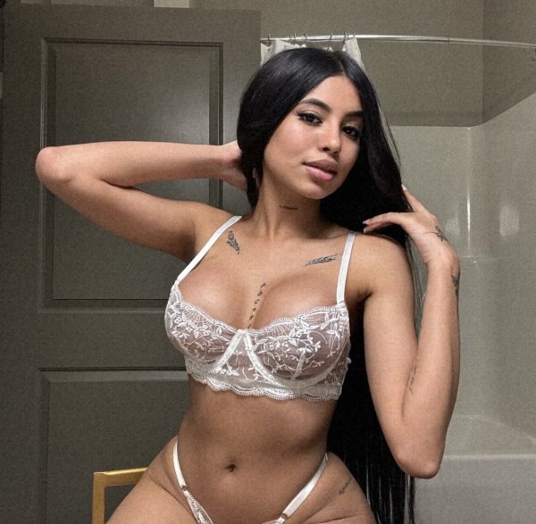 Independent companion Anna in Los Angeles , California - HoneyAffair