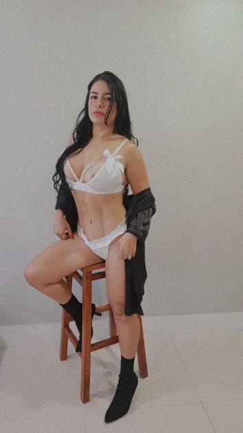 Sara sofia latina doll