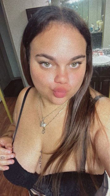 Independent companion Busty babe in Dallas, Texas - HoneyAffair