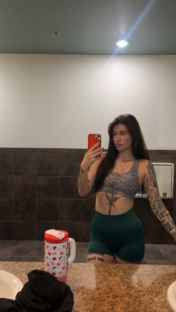 Independent companion Kaylee in Tacoma, Washington - HoneyAffair
