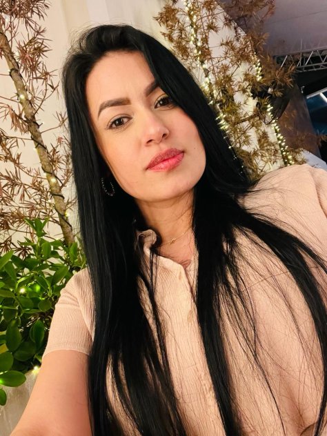 Independent companion Nieves09 in Columbus, Ohio - HoneyAffair