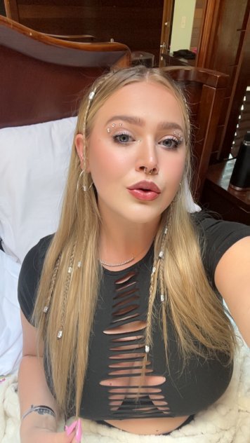 Independent companion Dallas Daisy in Phoenix, Arizona - HoneyAffair