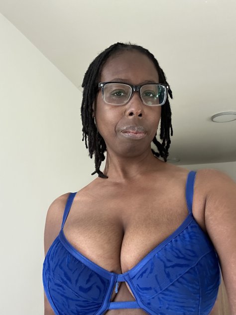 Independent companion Simone in Seattle, Washington - HoneyAffair