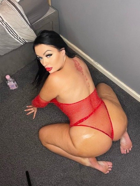 Independent companion Nina in Bronx, New York - HoneyAffair