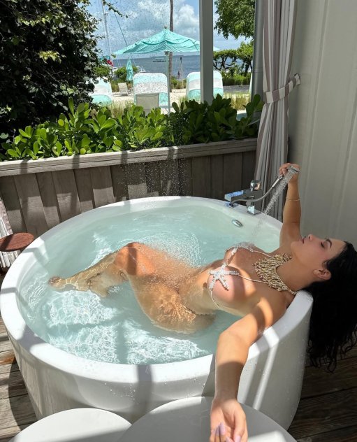 Independent companion Anna in Santa Barbara, California - HoneyAffair