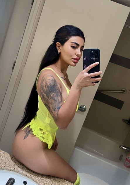 Independent companion Sara European girl in Naples, Florida - HoneyAffair