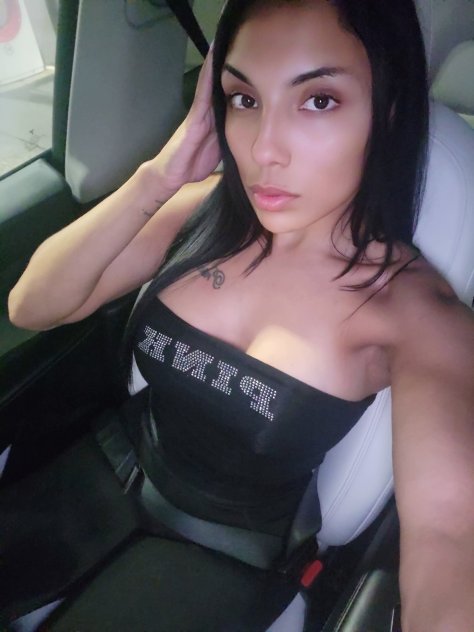 Independent companion Nadia in Nashville, Tennessee - HoneyAffair