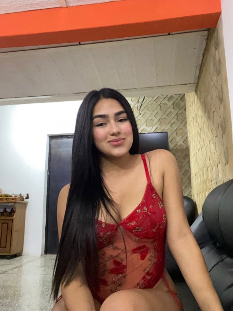 Independent companion Nayeli in Asheville, North Carolina - HoneyAffair