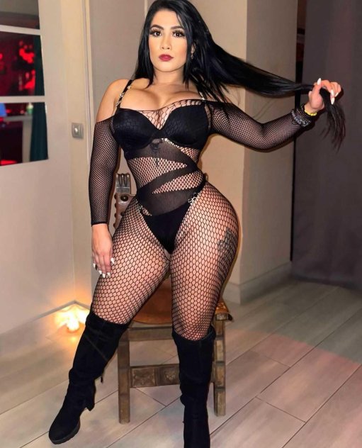 Independent companion PERLA in Long Beach, California - HoneyAffair