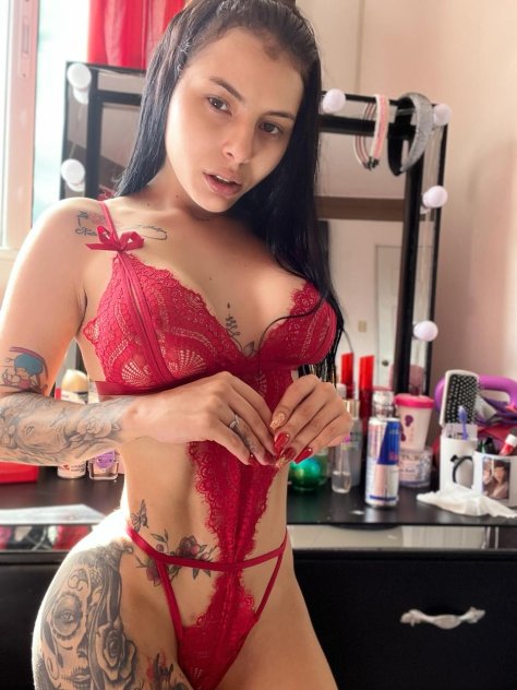 Independent companion Veronica in Sandusky, Ohio - HoneyAffair