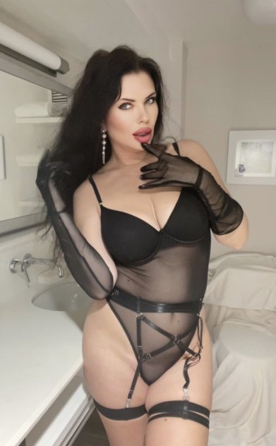Independent companion Natasha in Denver, Colorado - HoneyAffair