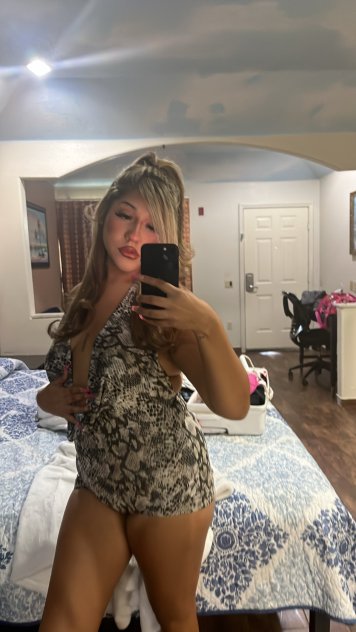 Independent companion lolaaluv in Phoenix, Arizona - HoneyAffair