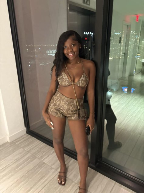 Independent companion Rosi in Tampa, Florida - HoneyAffair