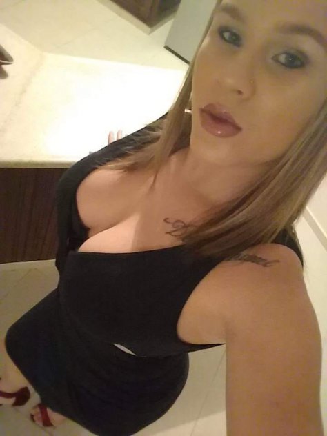 Independent companion Karla in Visalia, California - HoneyAffair