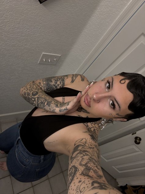 Independent companion Latisha in Honolulu, hawaii - HoneyAffair