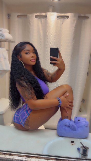 Independent companion Skylar in Philadelphia, Pennsylvania - HoneyAffair