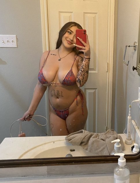 Independent companion Kelly in Denver, Colorado - HoneyAffair