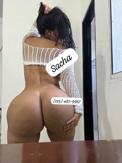 Independent companion Sacha in Honolulu, hawaii - HoneyAffair