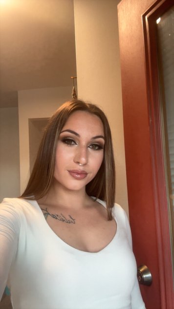 Independent companion Sami Babi in Madison, Wisconsin - HoneyAffair