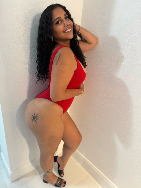 Independent companion Genessys in Louisville, Kentucky - HoneyAffair