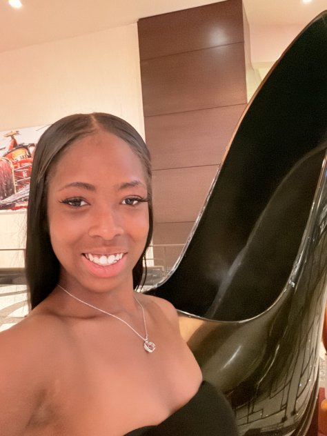 Independent companion Lila Collins in Orange County, California - HoneyAffair
